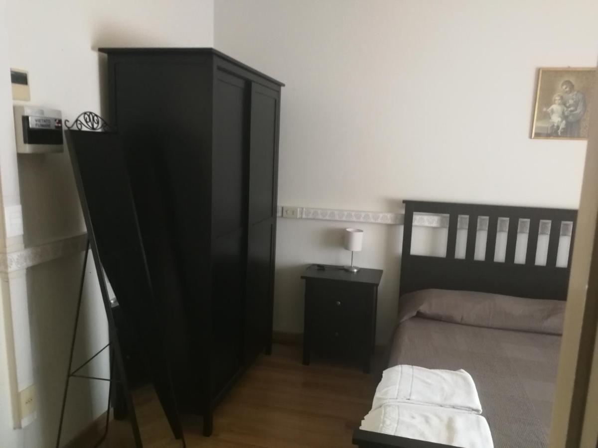 Casa Per Ferie Suore Domenicane Рим Екстериор снимка